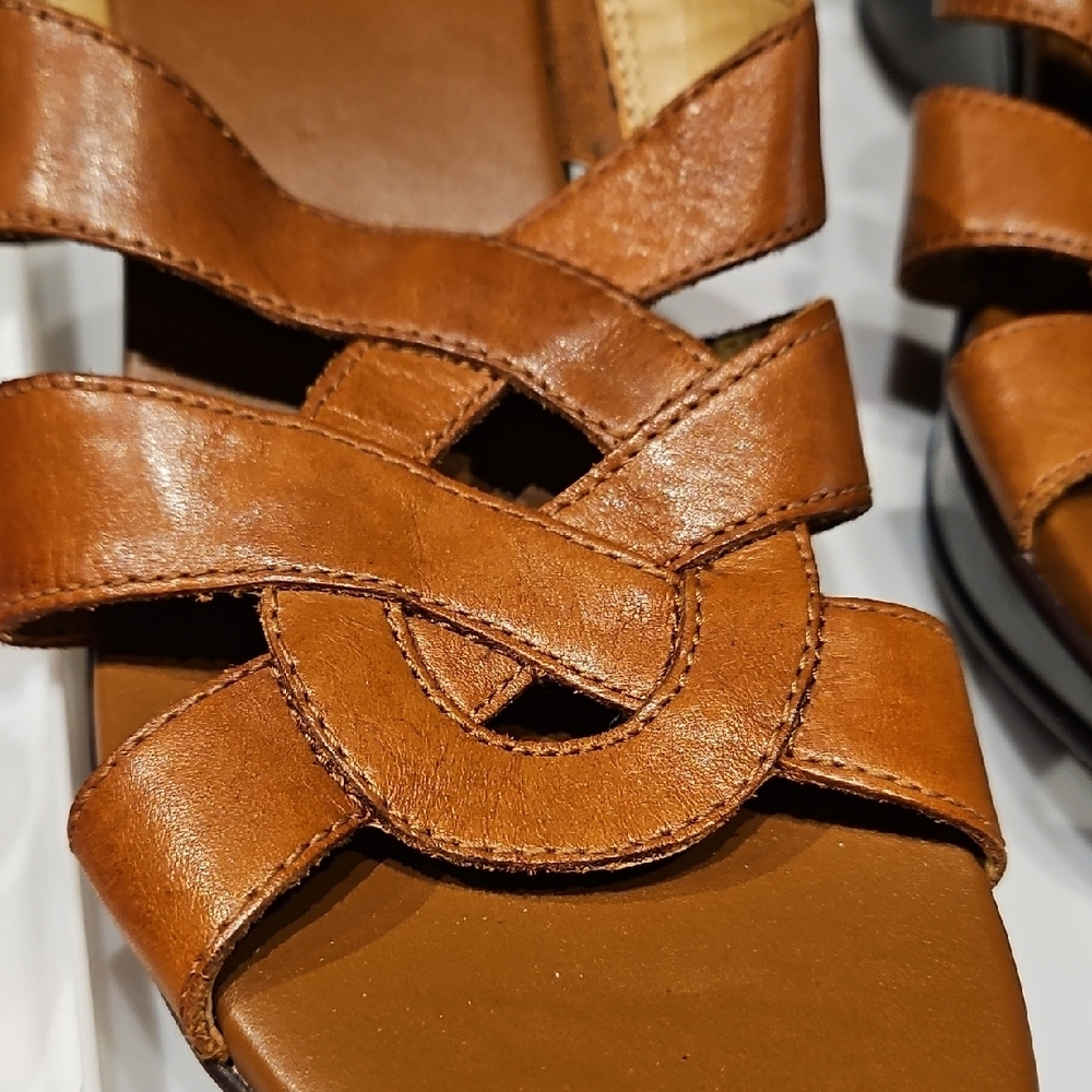 Naturalizer Women's Brown Strappy Sandals